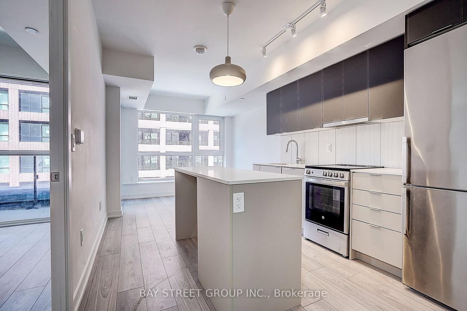 8 Tippet Road, Unit 431 thumbnail 5