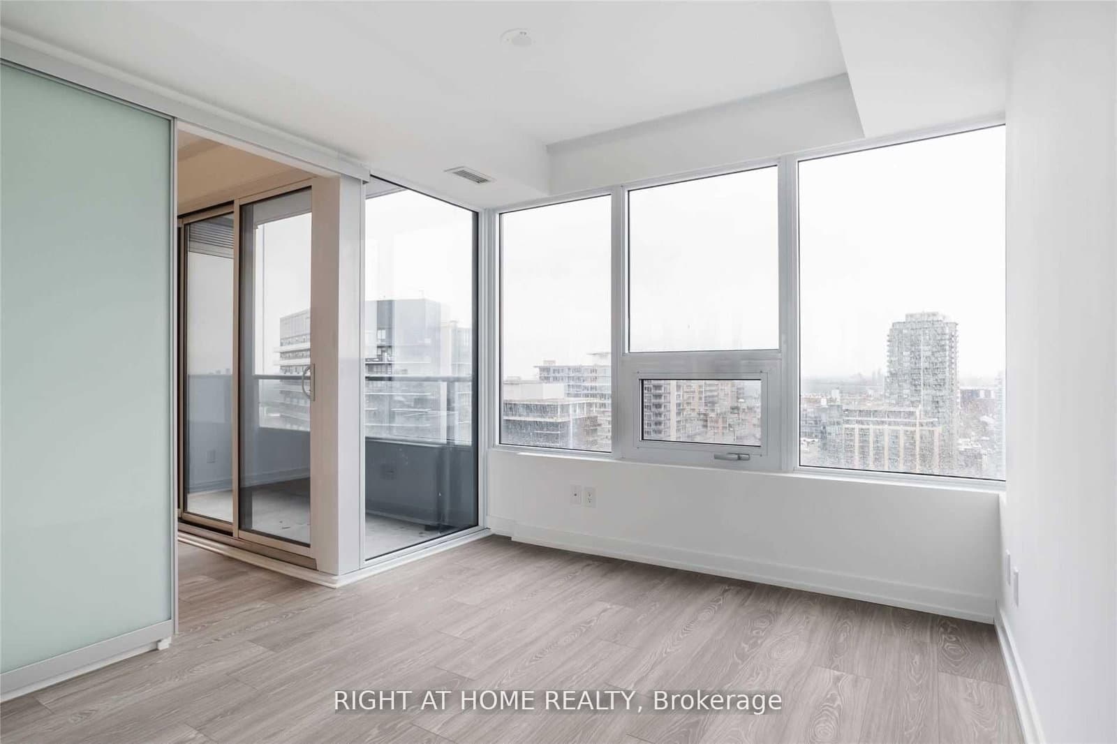 19 Western Battery Road, Unit 2616 thumbnail 7