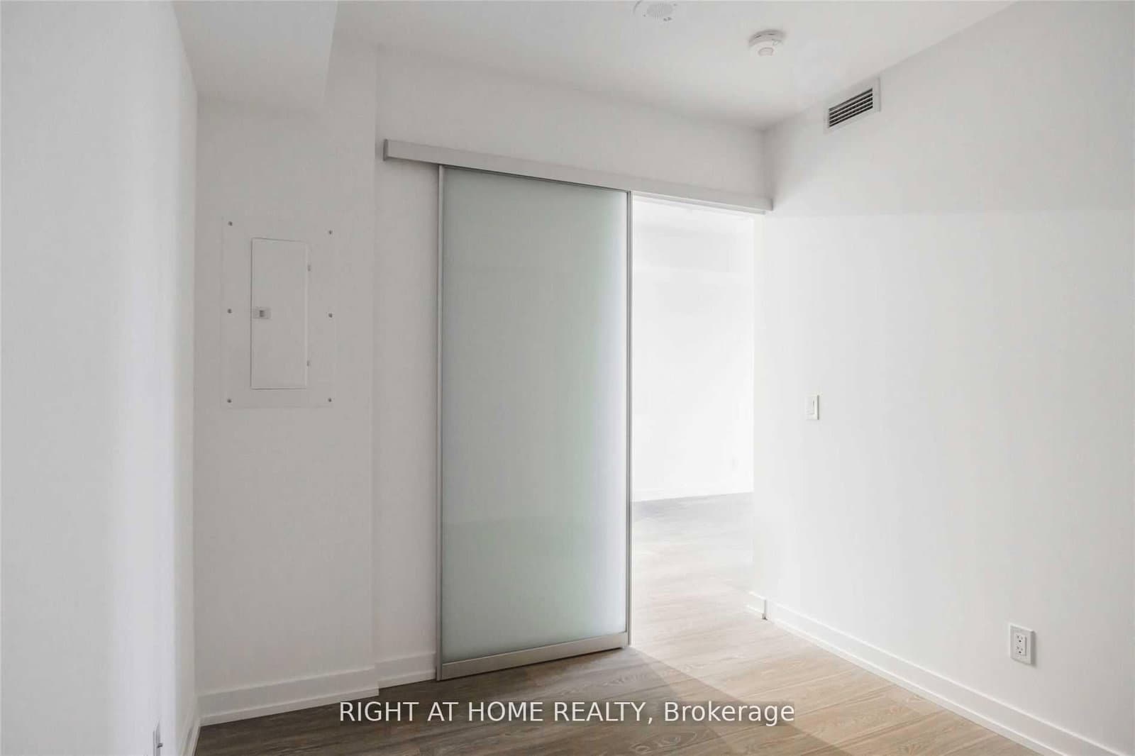 19 Western Battery Road, Unit 2616 thumbnail 9