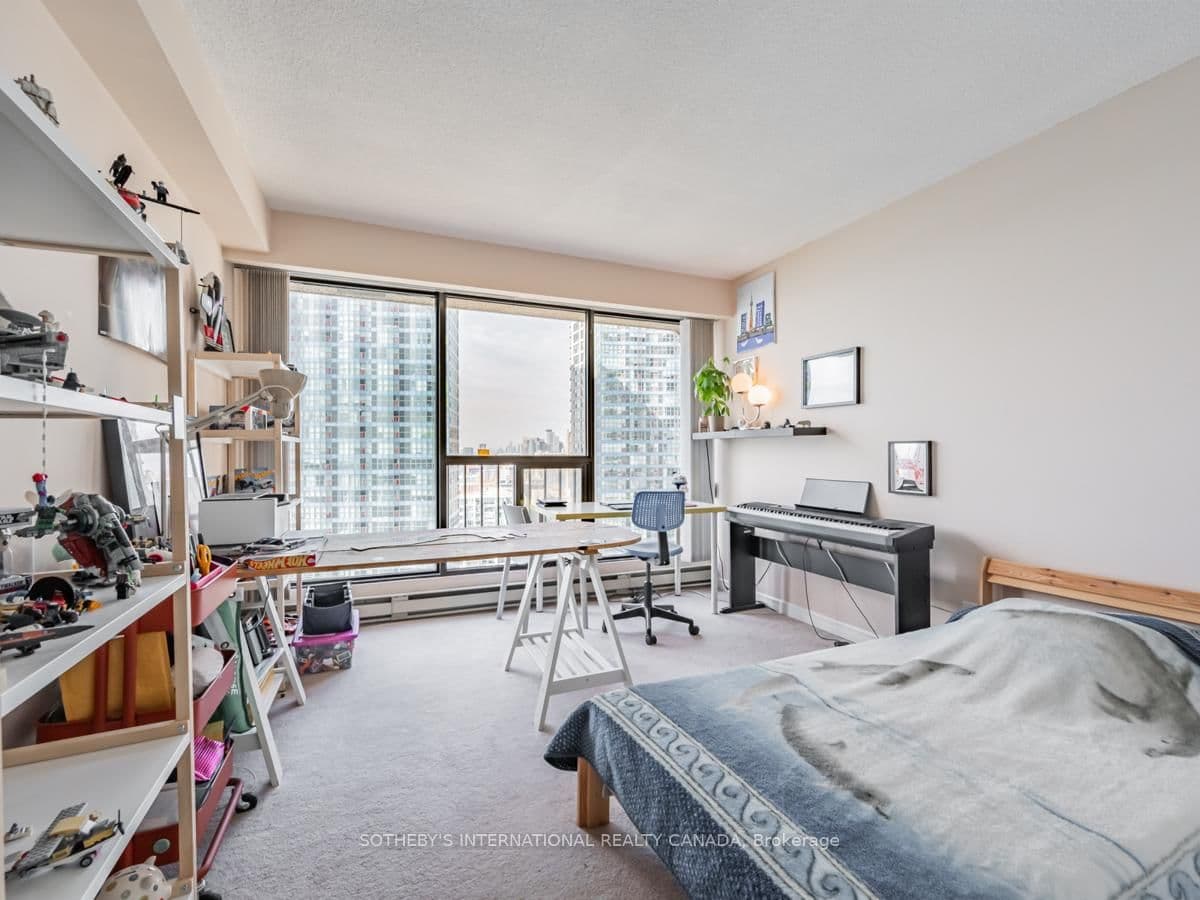 65 Harbour Square, Unit 2204 thumbnail 18