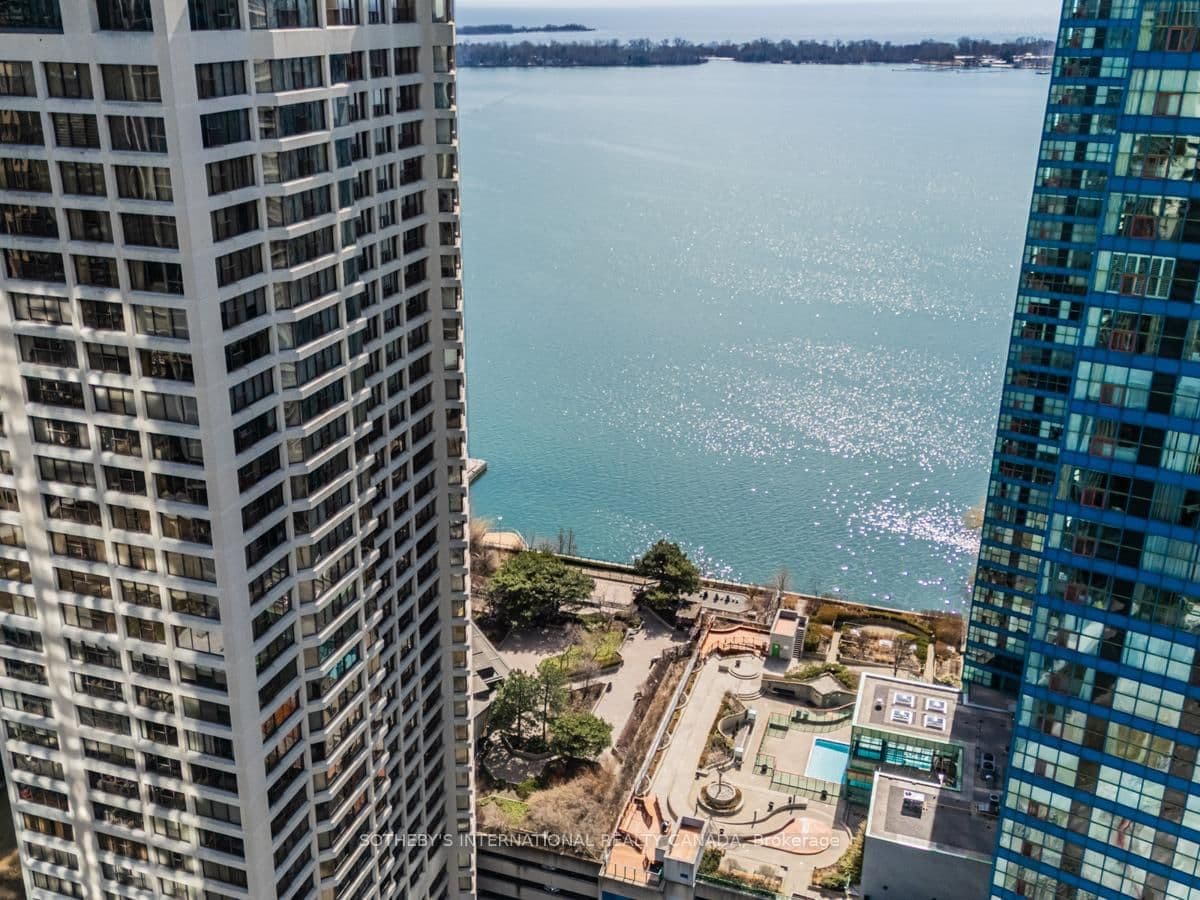 65 Harbour Square, Unit 2204 thumbnail 29