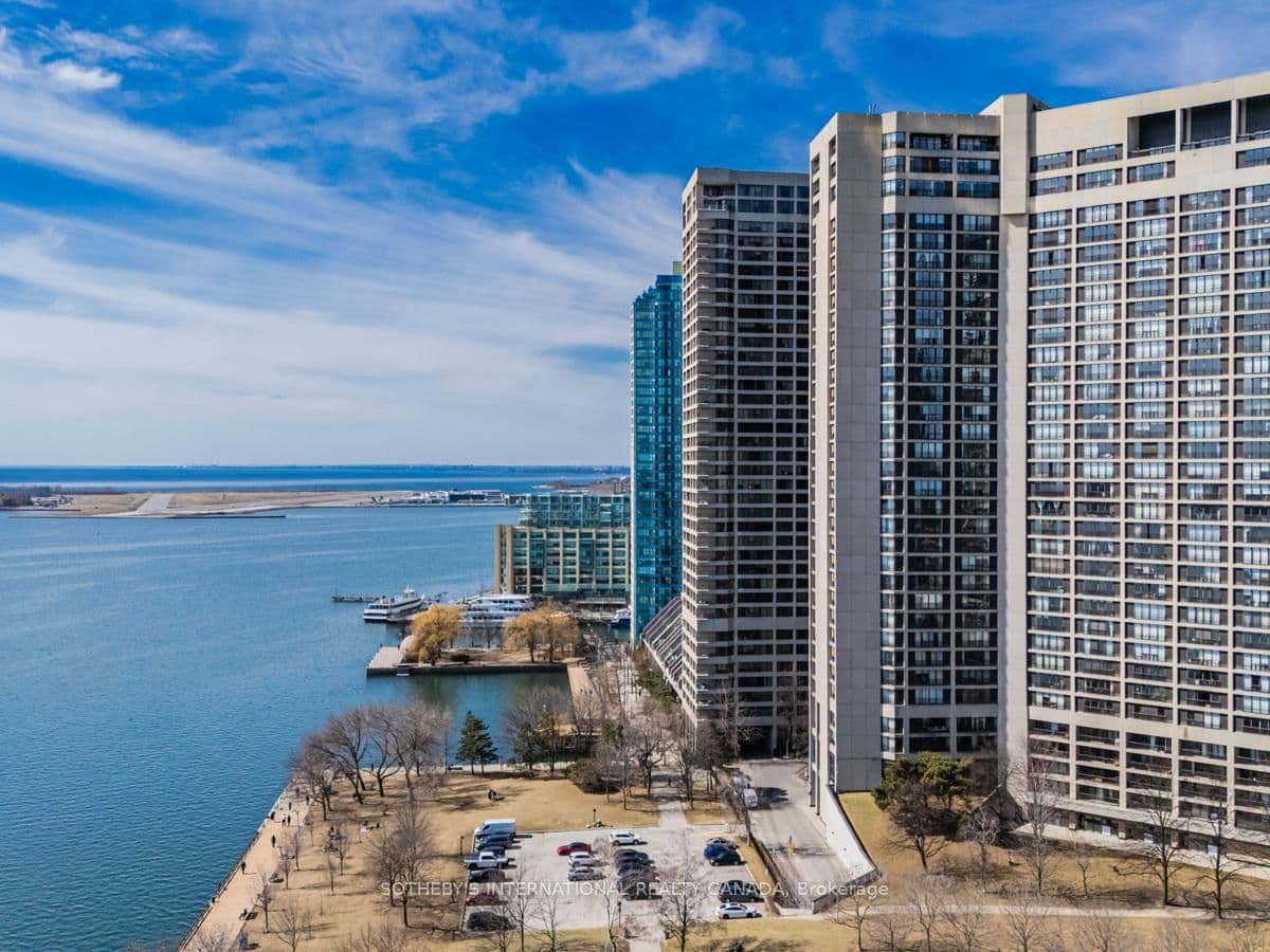 65 Harbour Square, Unit 2204 thumbnail 3