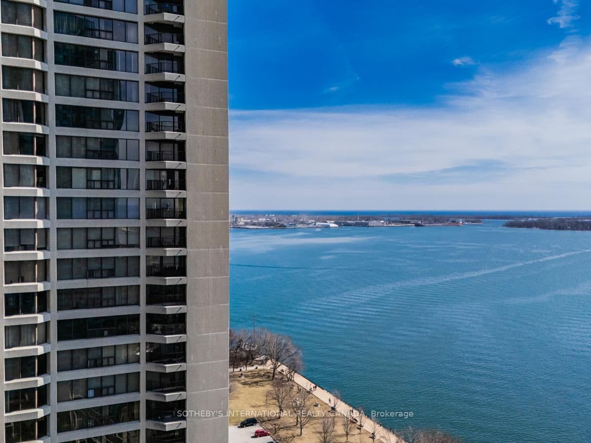 65 Harbour Square, Unit 2204 thumbnail 31