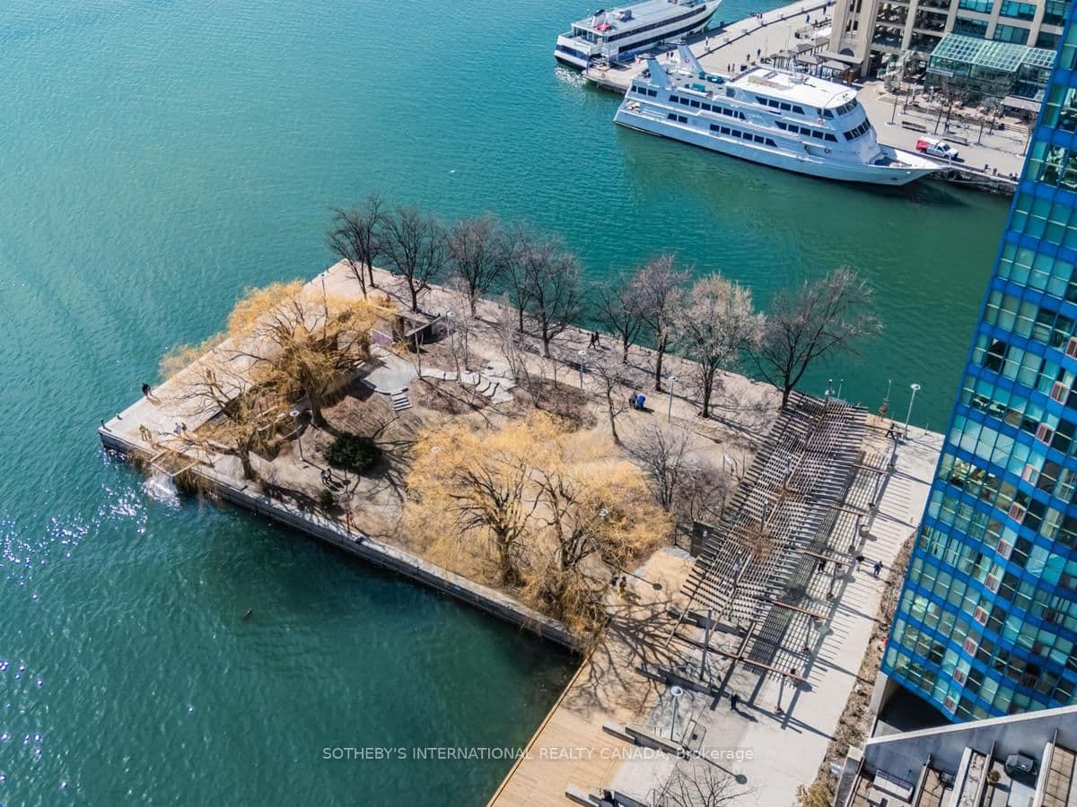 65 Harbour Square, Unit 2204 thumbnail 32