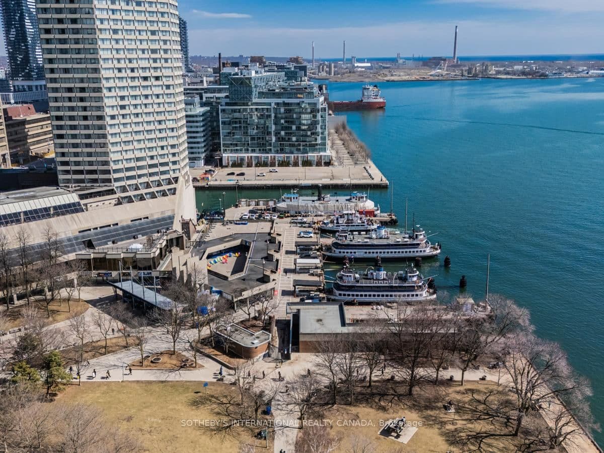 65 Harbour Square, Unit 2204 thumbnail 33