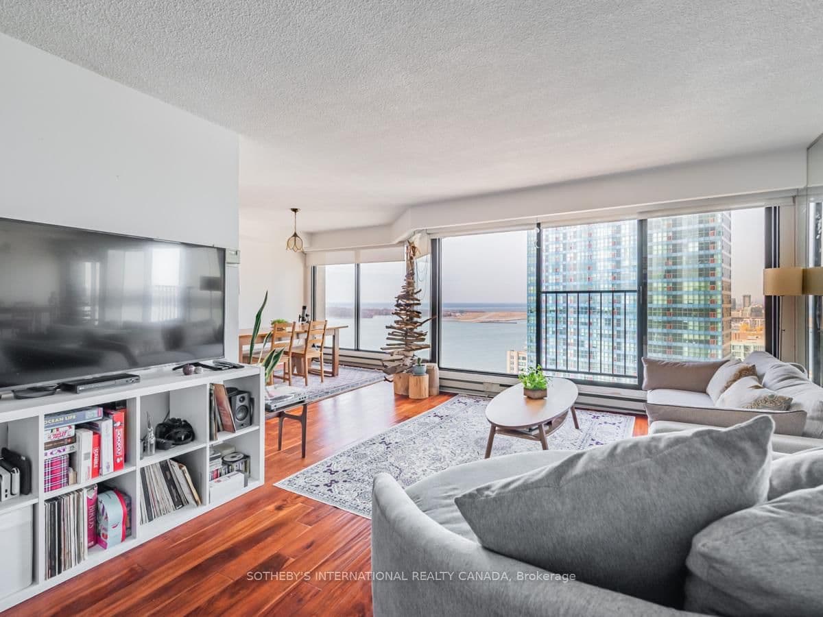 65 Harbour Square, Unit 2204 thumbnail 6