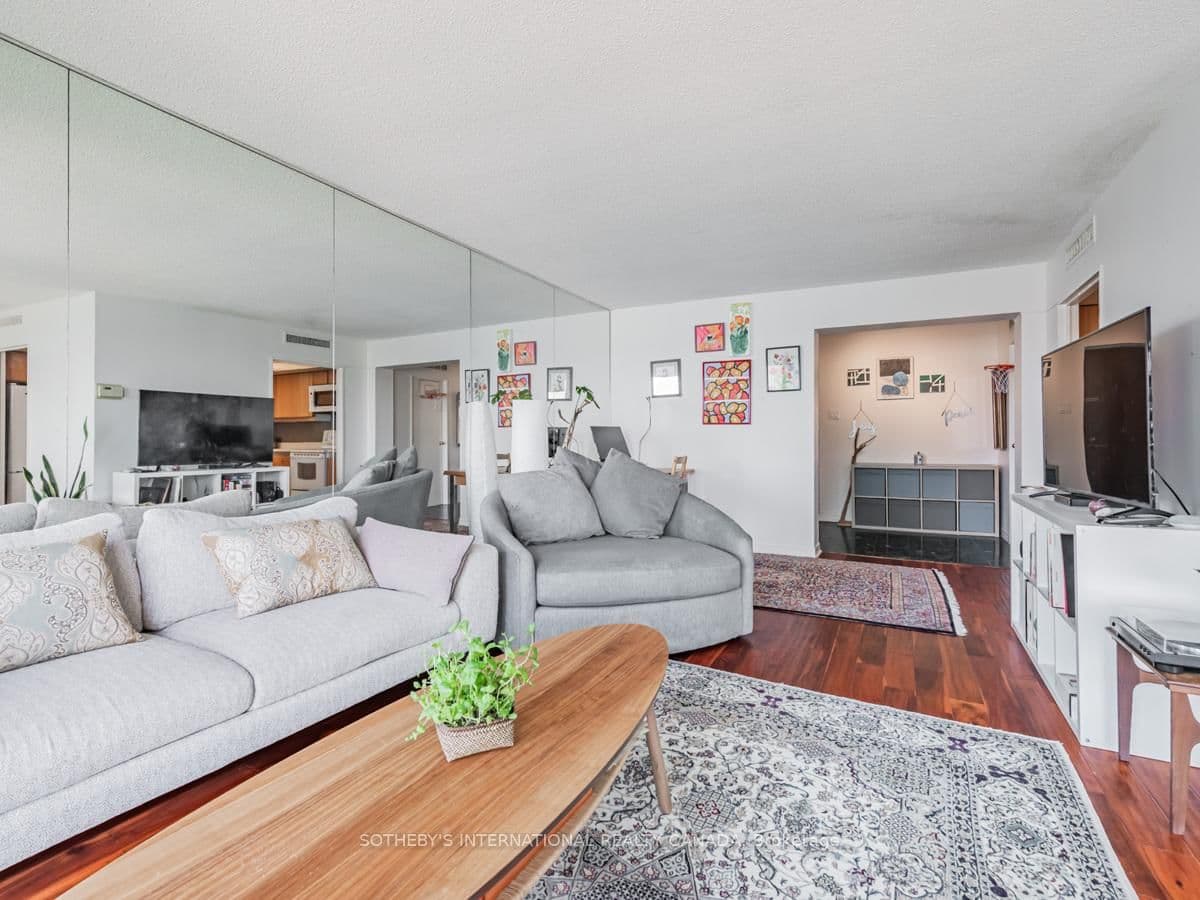 65 Harbour Square, Unit 2204 thumbnail 8