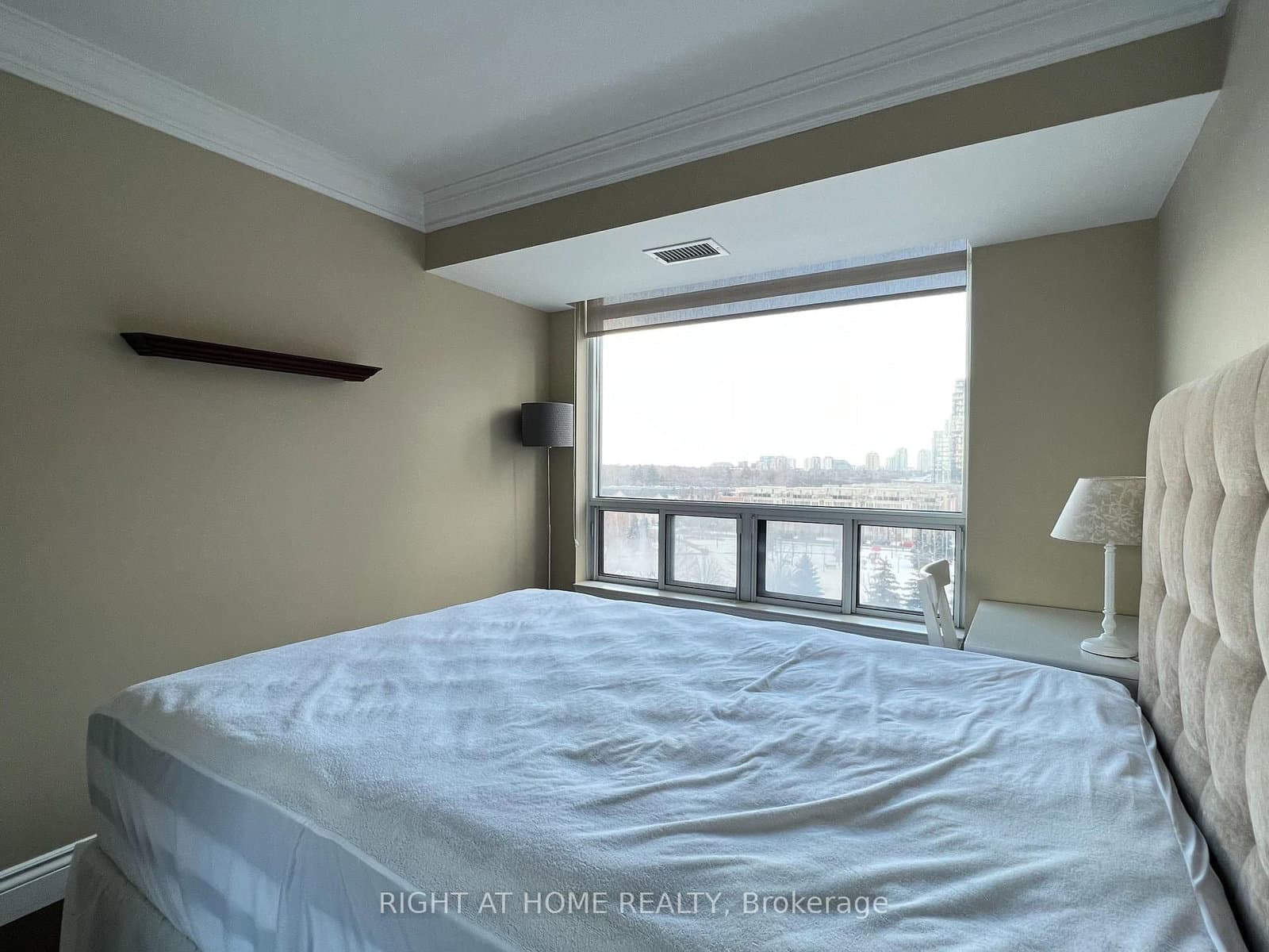 28 Harrison Garden Boulevard, Unit 702 thumbnail 15