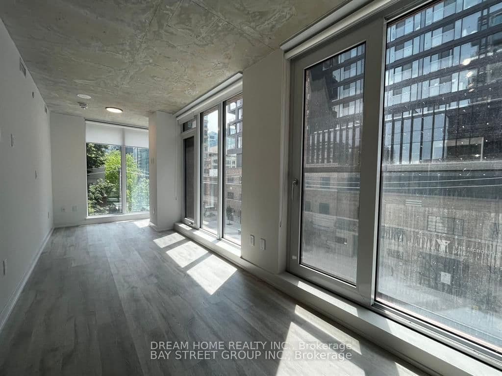 2 Augusta Avenue, Unit 305 thumbnail 5
