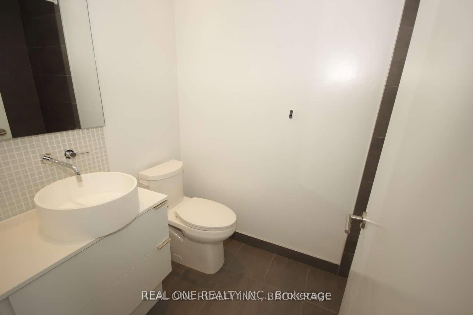 185 Roehampton Avenue, Unit 1411 thumbnail 8