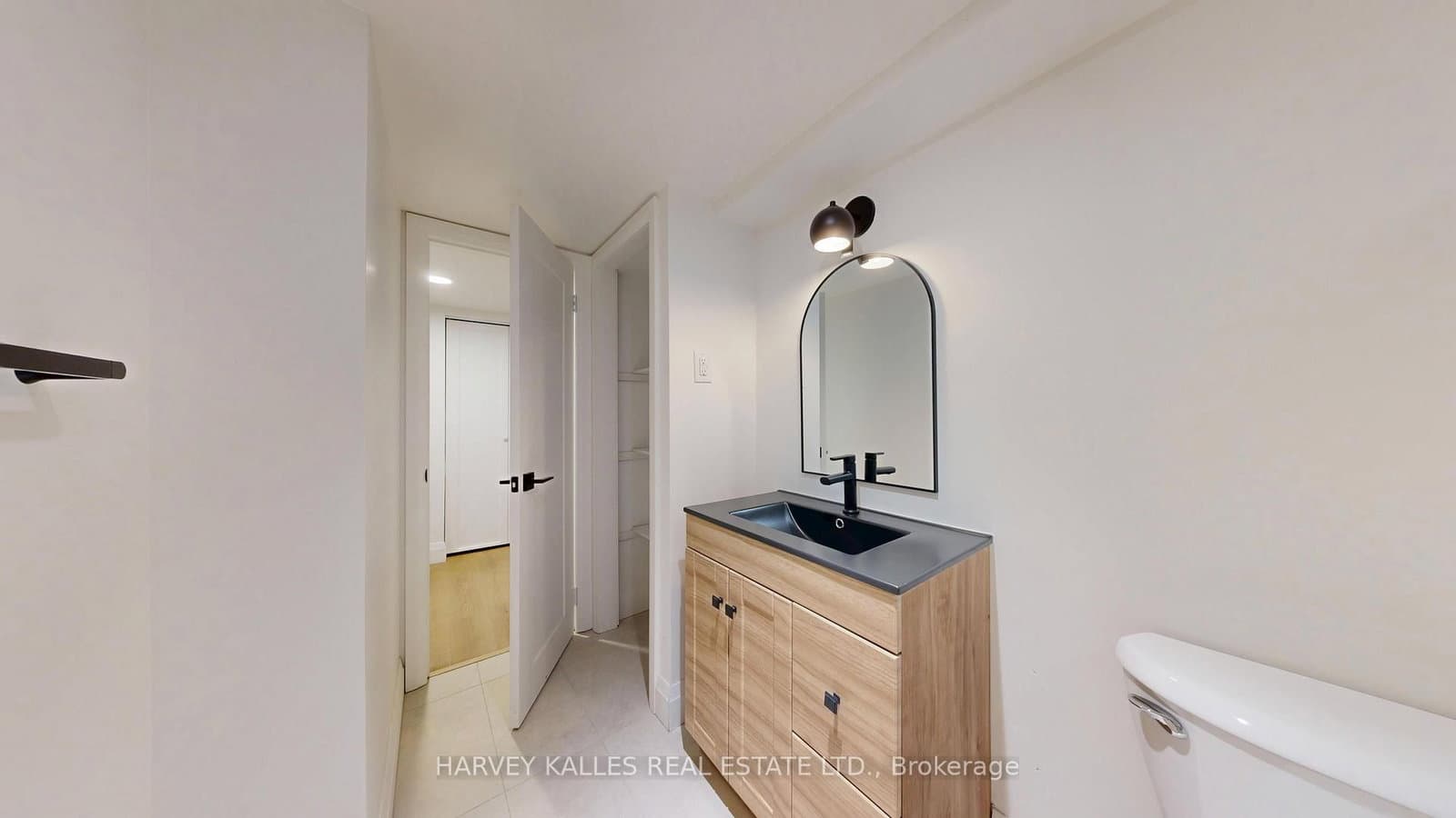 1214 Avenue Road, Unit 3 thumbnail 20