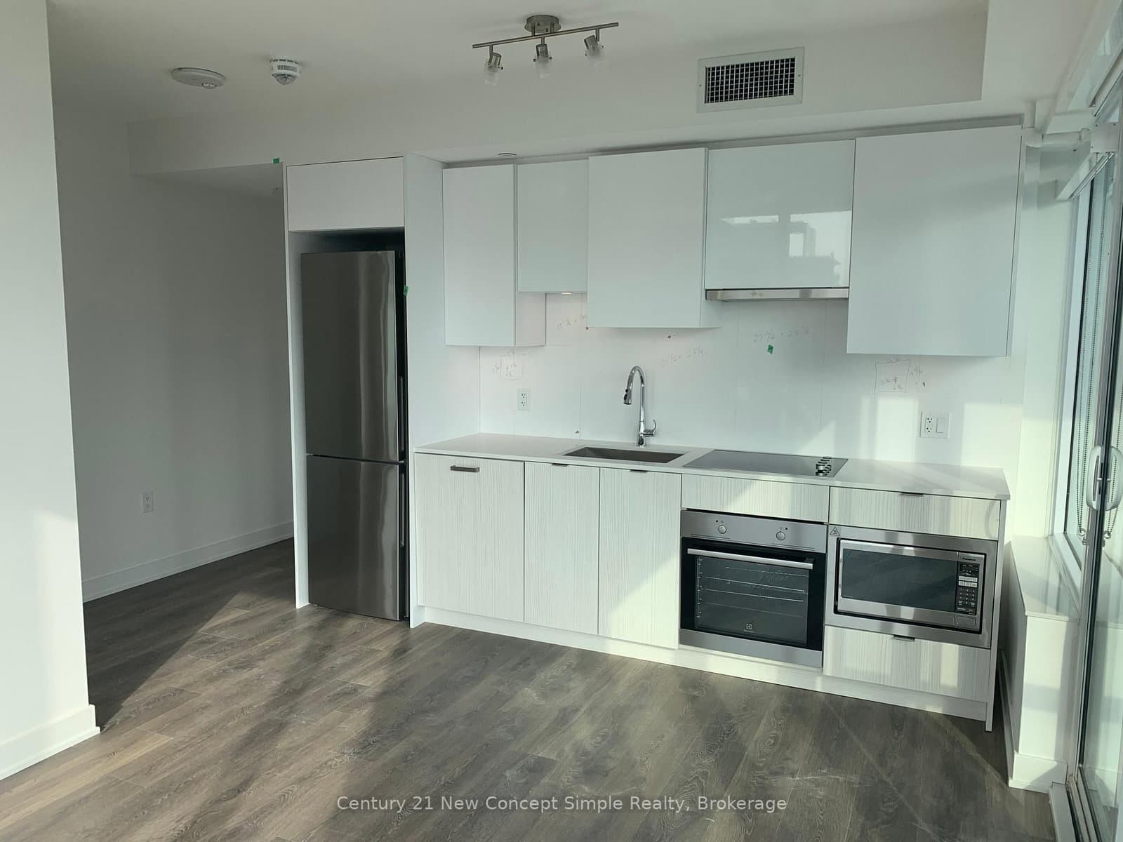 195 Redpath Avenue, Unit 2610 thumbnail 2