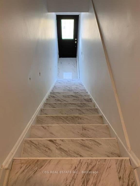 3901 Bathurst Street thumbnail 20