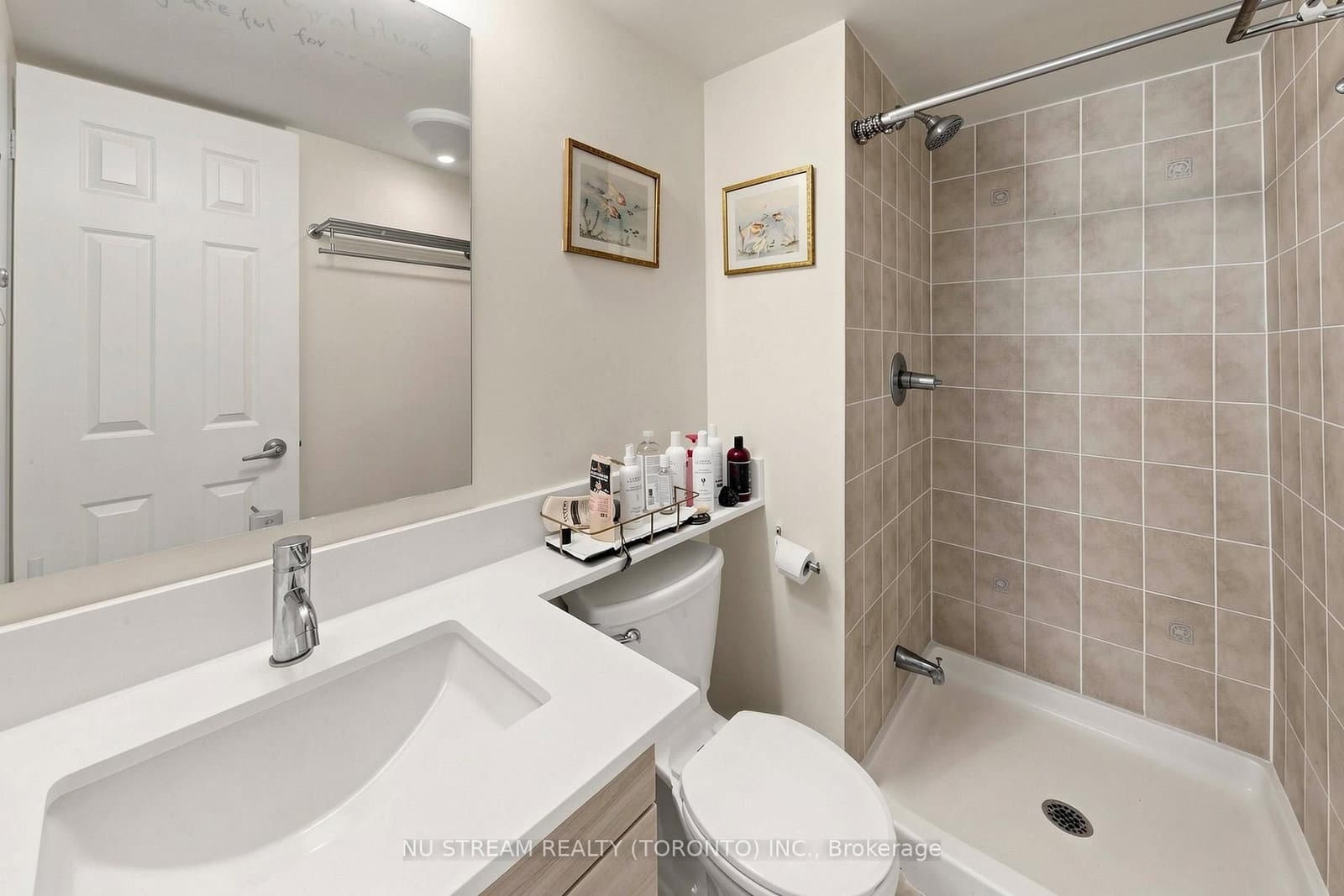 10 Brian Peck Crescent, Unit 201 thumbnail 15