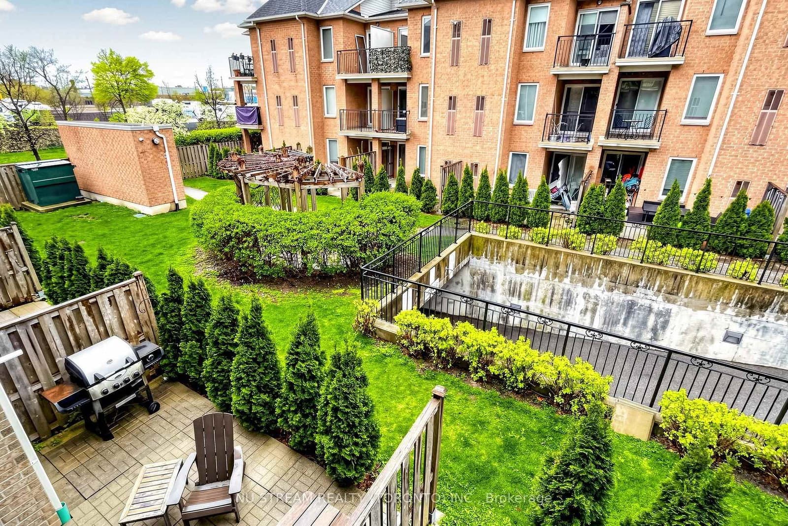 10 Brian Peck Crescent, Unit 201 thumbnail 19