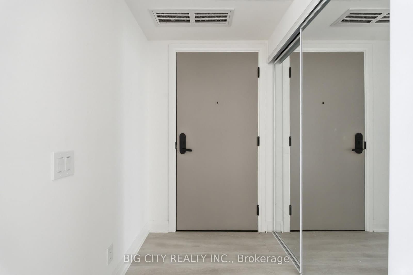 25 Frederick Todd Way, Unit 1206 thumbnail 2