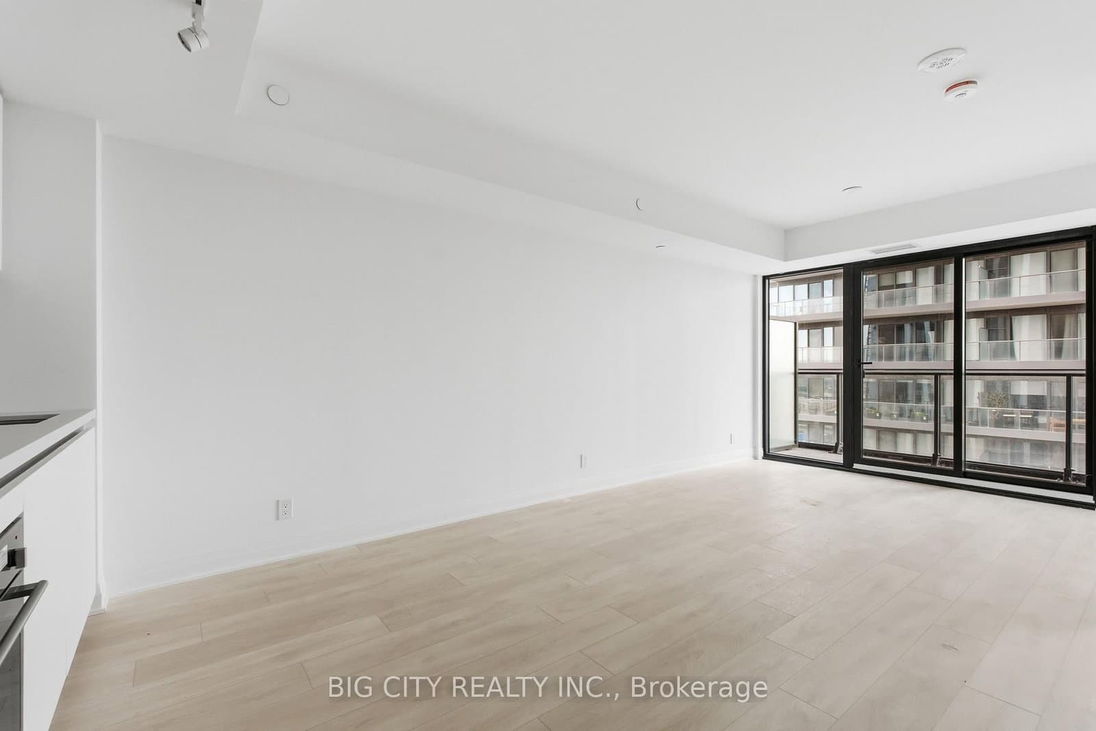 25 Frederick Todd Way, Unit 1206 thumbnail 3