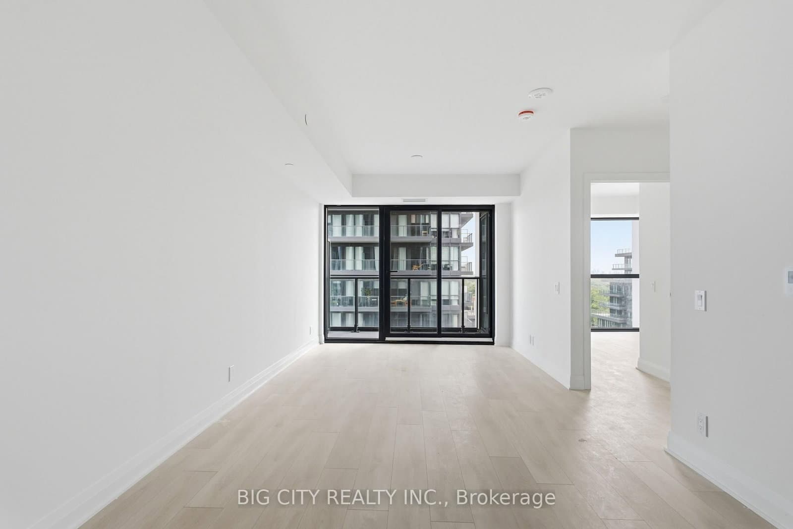 25 Frederick Todd Way, Unit 1206 thumbnail 4