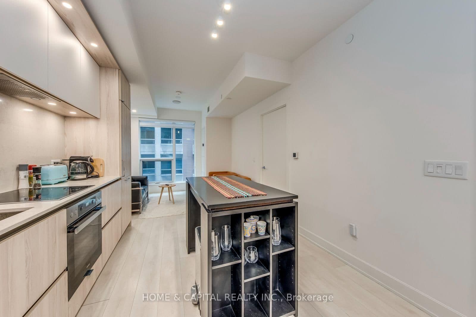15 MERCER Street, Unit 403 (Furnished) thumbnail 6