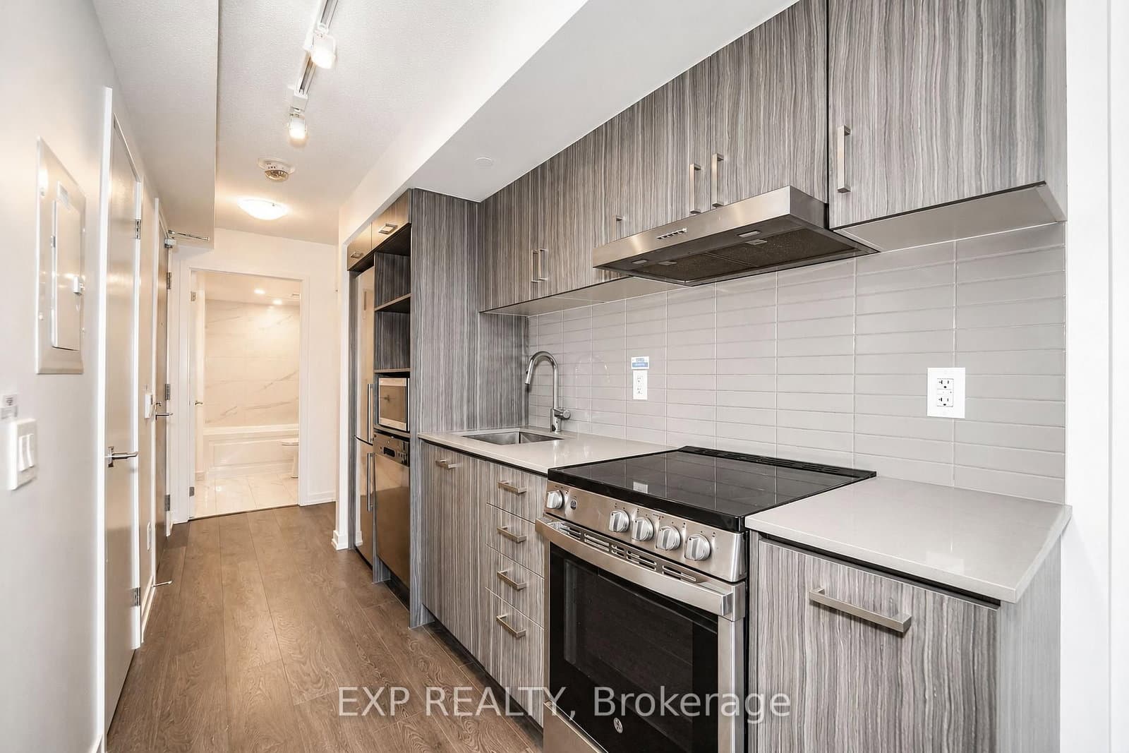 219 Dundas Street E, Unit 610 thumbnail 11