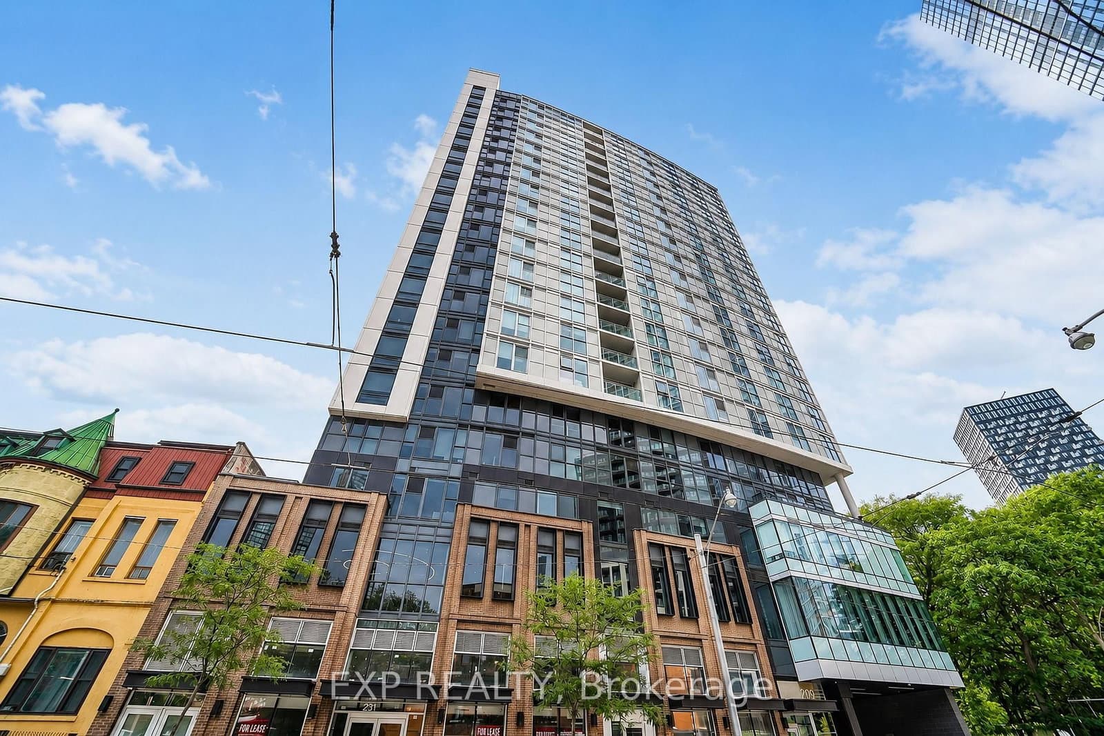 219 Dundas Street E, Unit 610 thumbnail 2