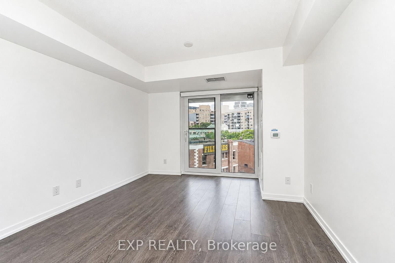 219 Dundas Street E, Unit 610 thumbnail 7