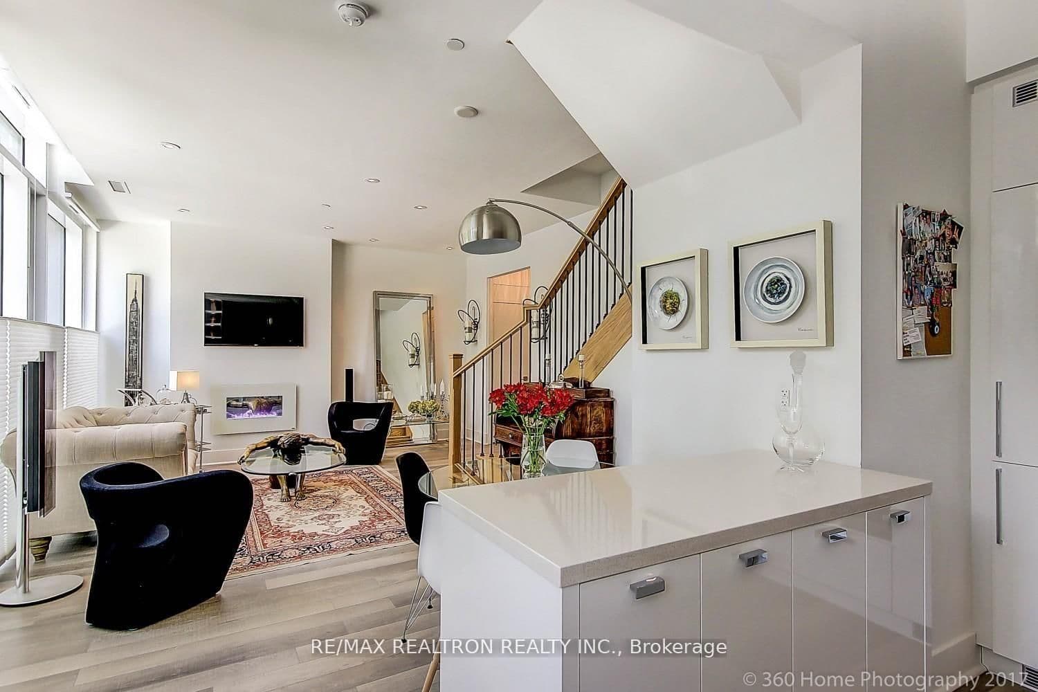 32 DAVENPORT Road, Unit 106 thumbnail 12