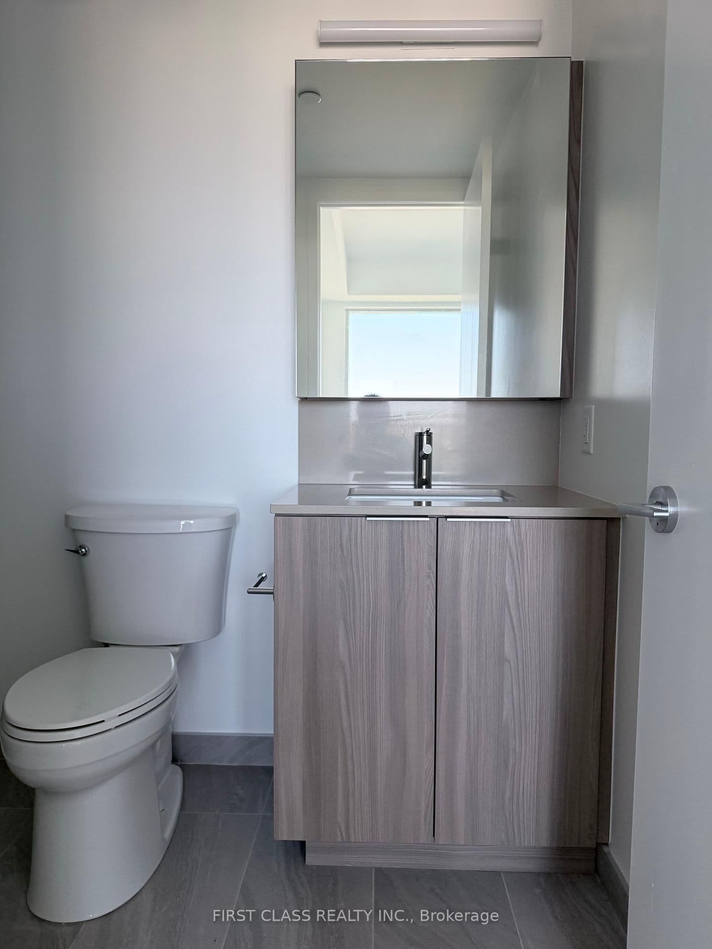 15 David Salomon Drive, Unit 1605 thumbnail 7