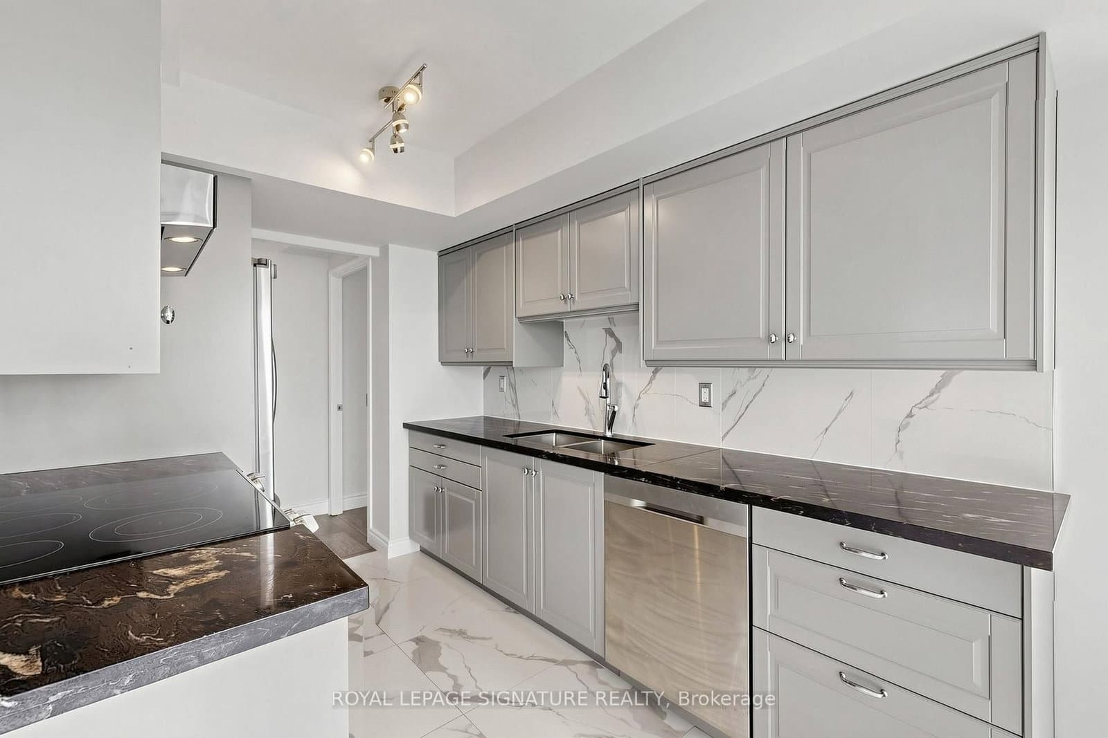 388 Bloor Street E, Unit 1801 thumbnail 16