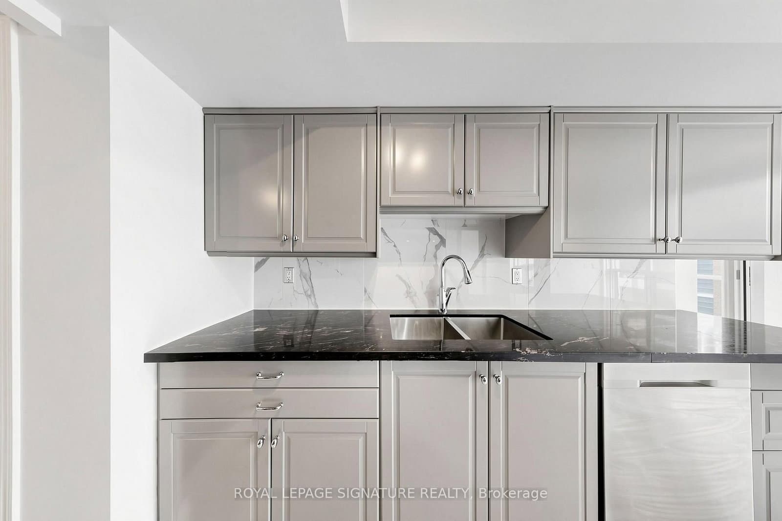 388 Bloor Street E, Unit 1801 thumbnail 18
