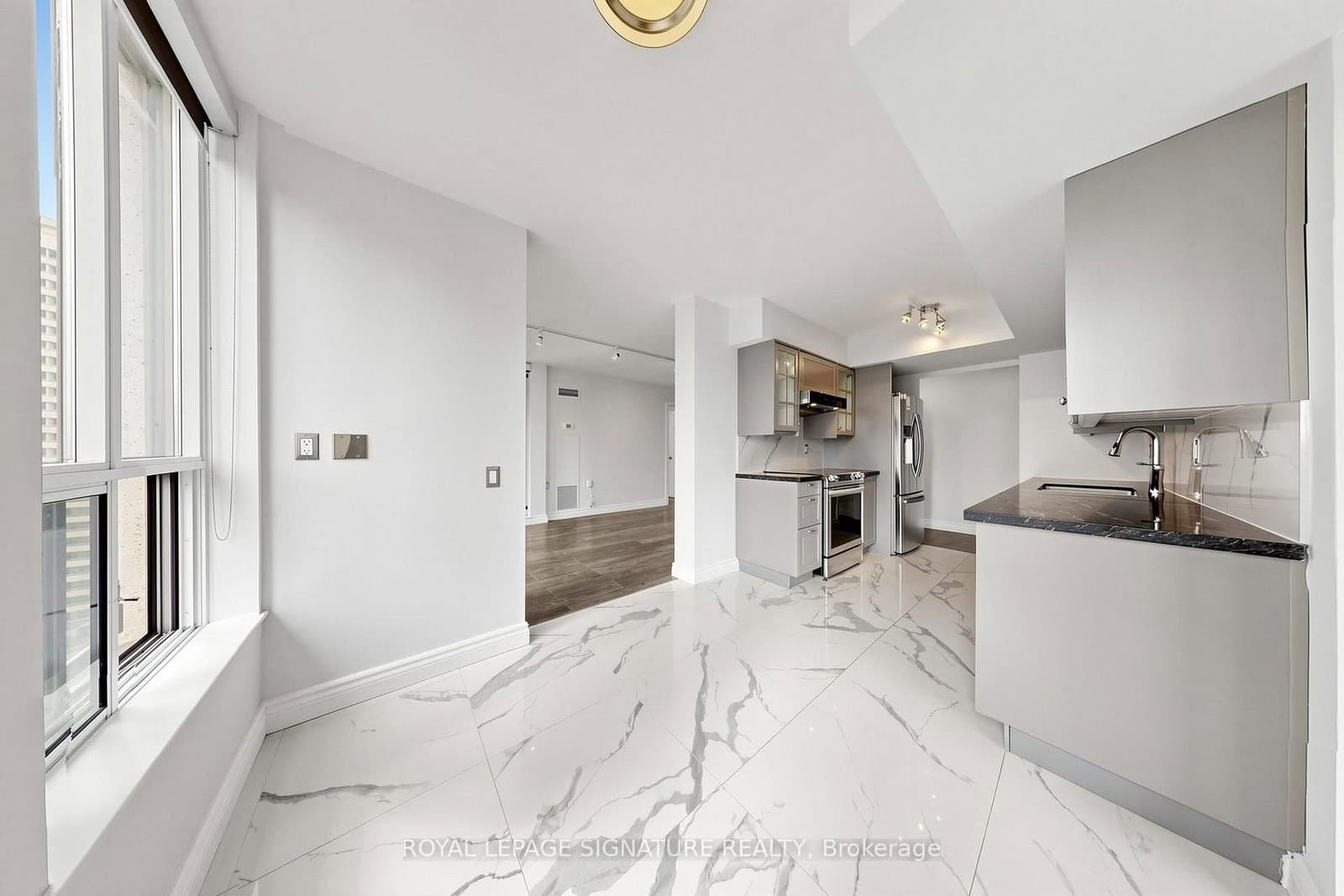 388 Bloor Street E, Unit 1801 thumbnail 23