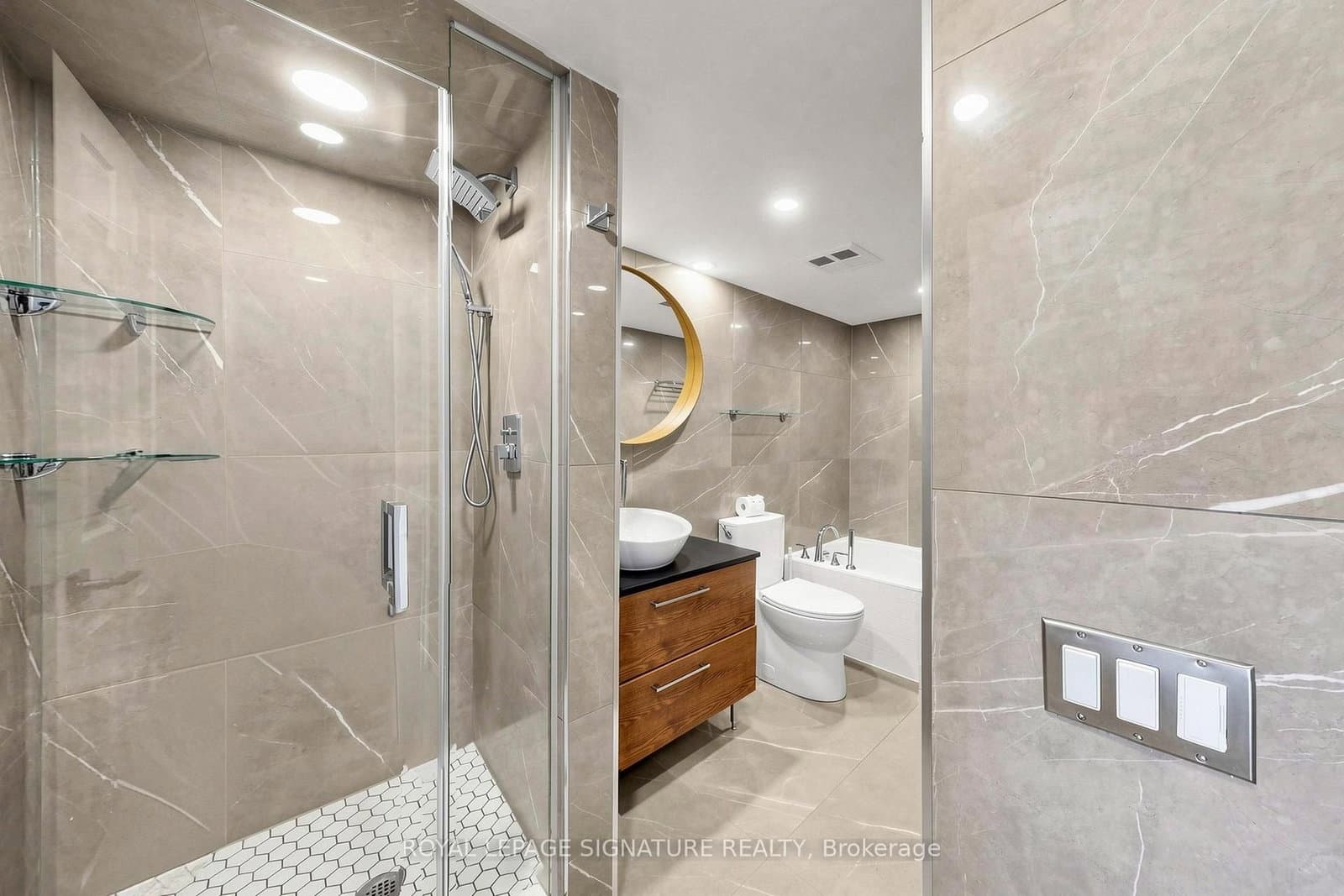 388 Bloor Street E, Unit 1801 thumbnail 32