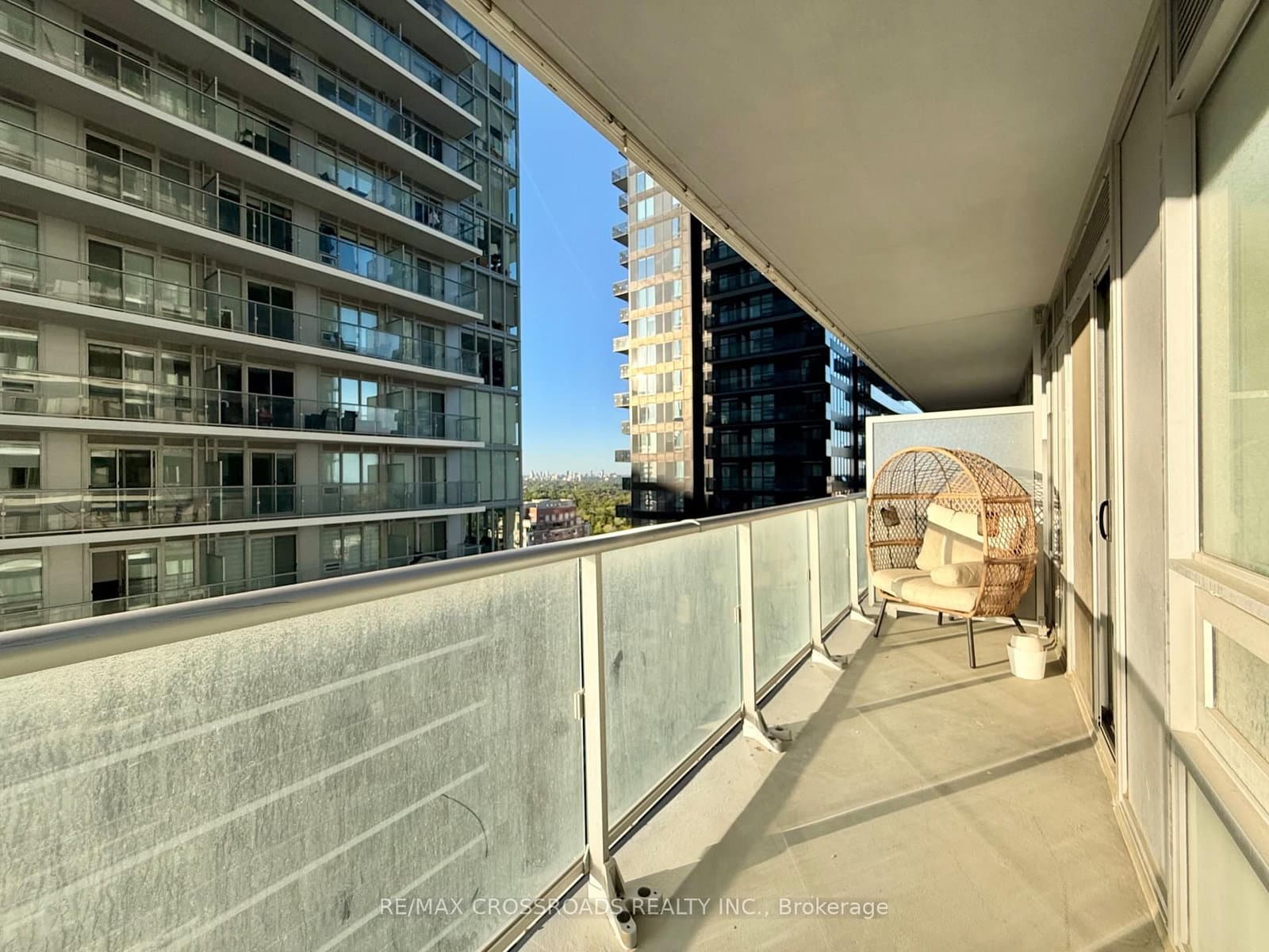 195 Redpath Avenue, Unit 2301 thumbnail 21