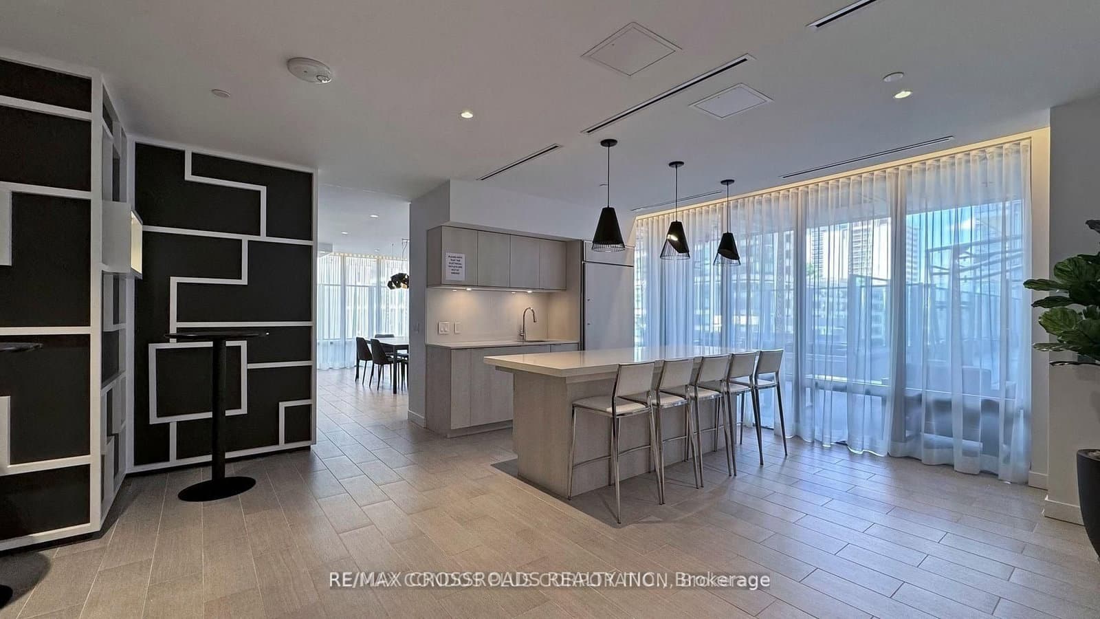 195 Redpath Avenue, Unit 2301 thumbnail 32