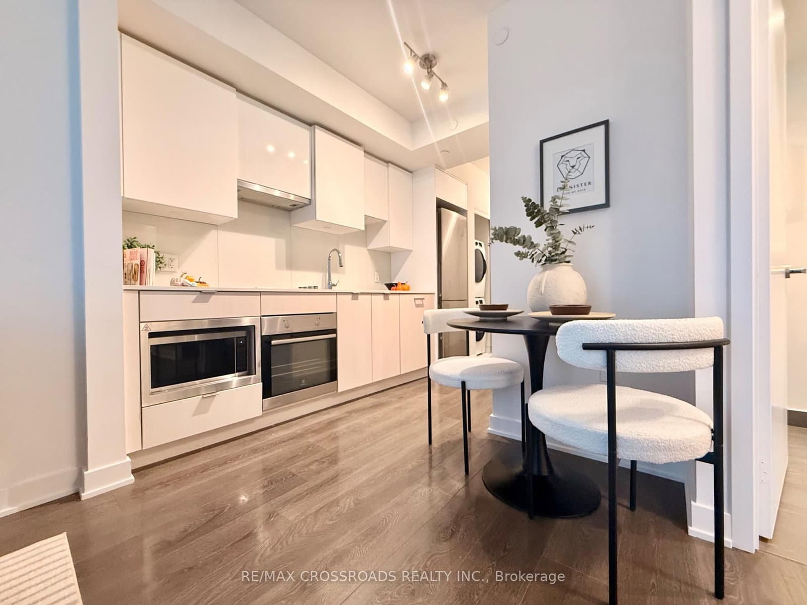 195 Redpath Avenue, Unit 2301 thumbnail 4