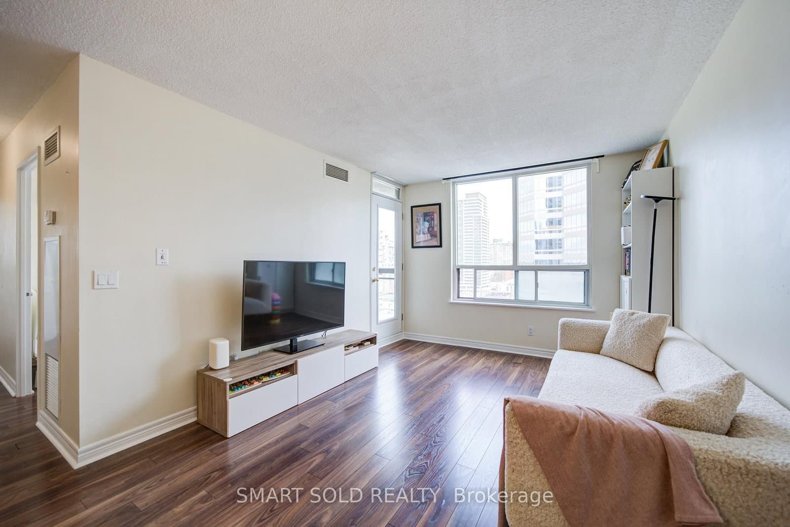18 Parkview Avenue, Unit 1512 thumbnail 5