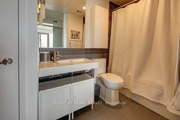 70 Distillery Lane, Unit 805 thumbnail 14