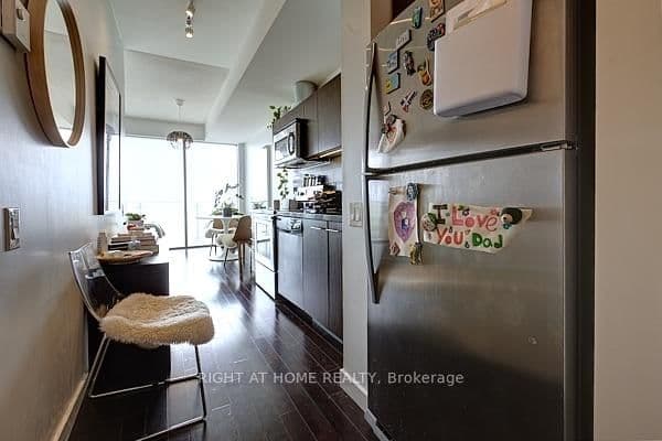 70 Distillery Lane, Unit 805 thumbnail 2