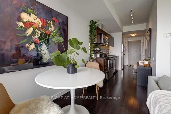70 Distillery Lane, Unit 805 thumbnail 5