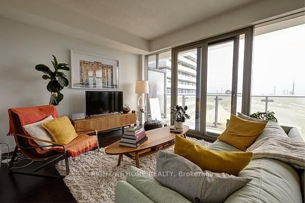 70 Distillery Lane, Unit 805 thumbnail 8