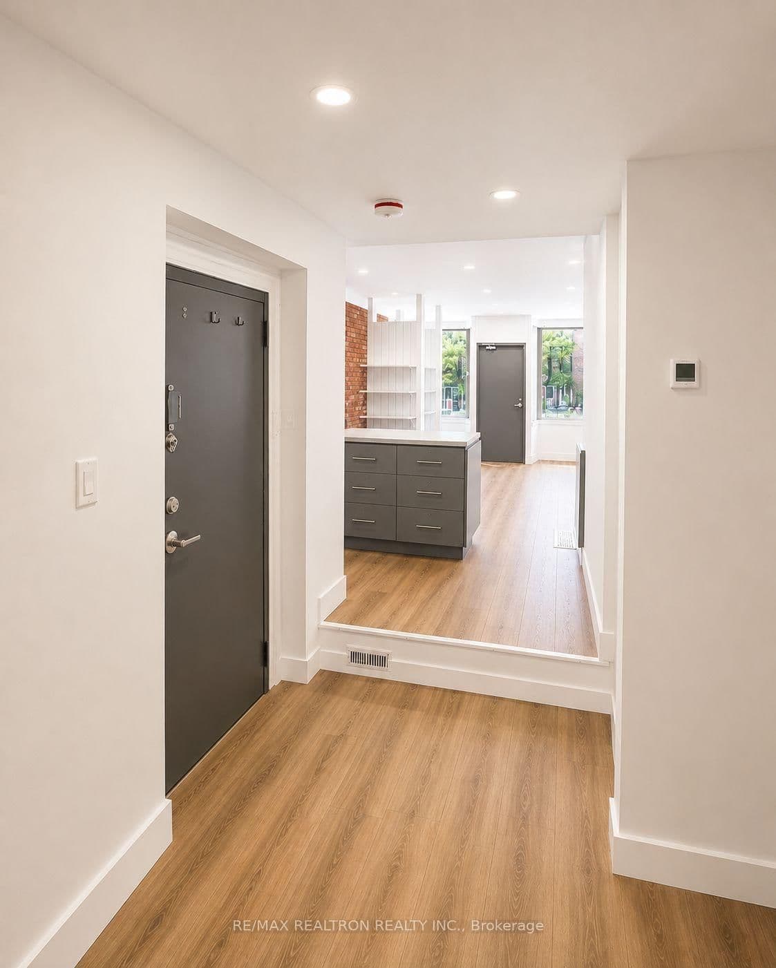508 Queen Street E thumbnail 4