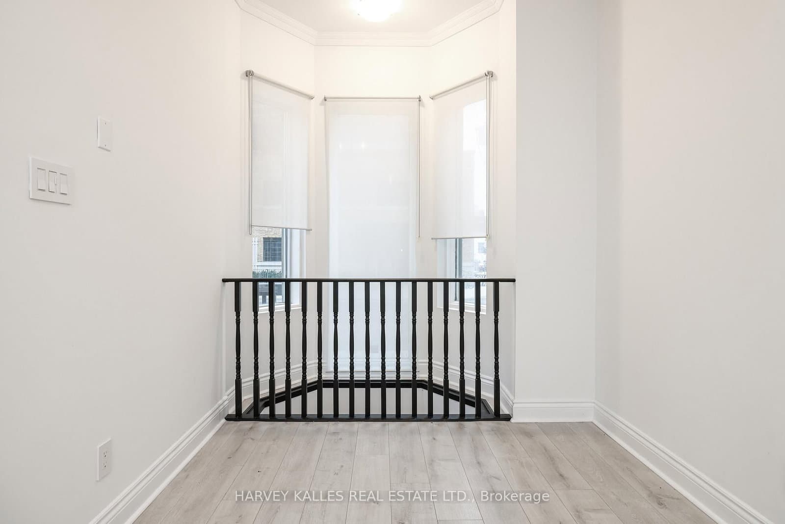 530 Richmond Street W thumbnail 19