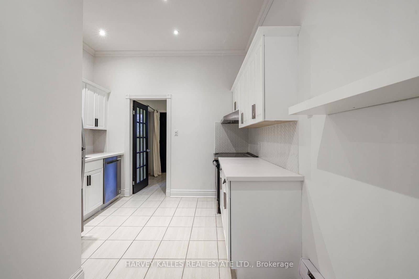 530 Richmond Street W thumbnail 22