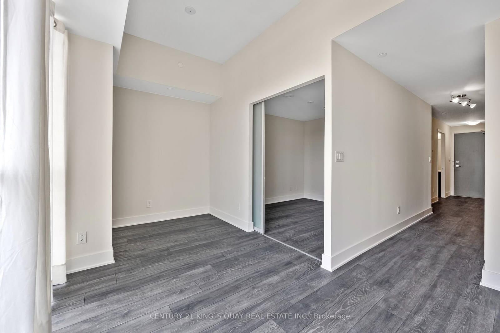 188 Fairview Mall Drive, Unit 822 thumbnail 10