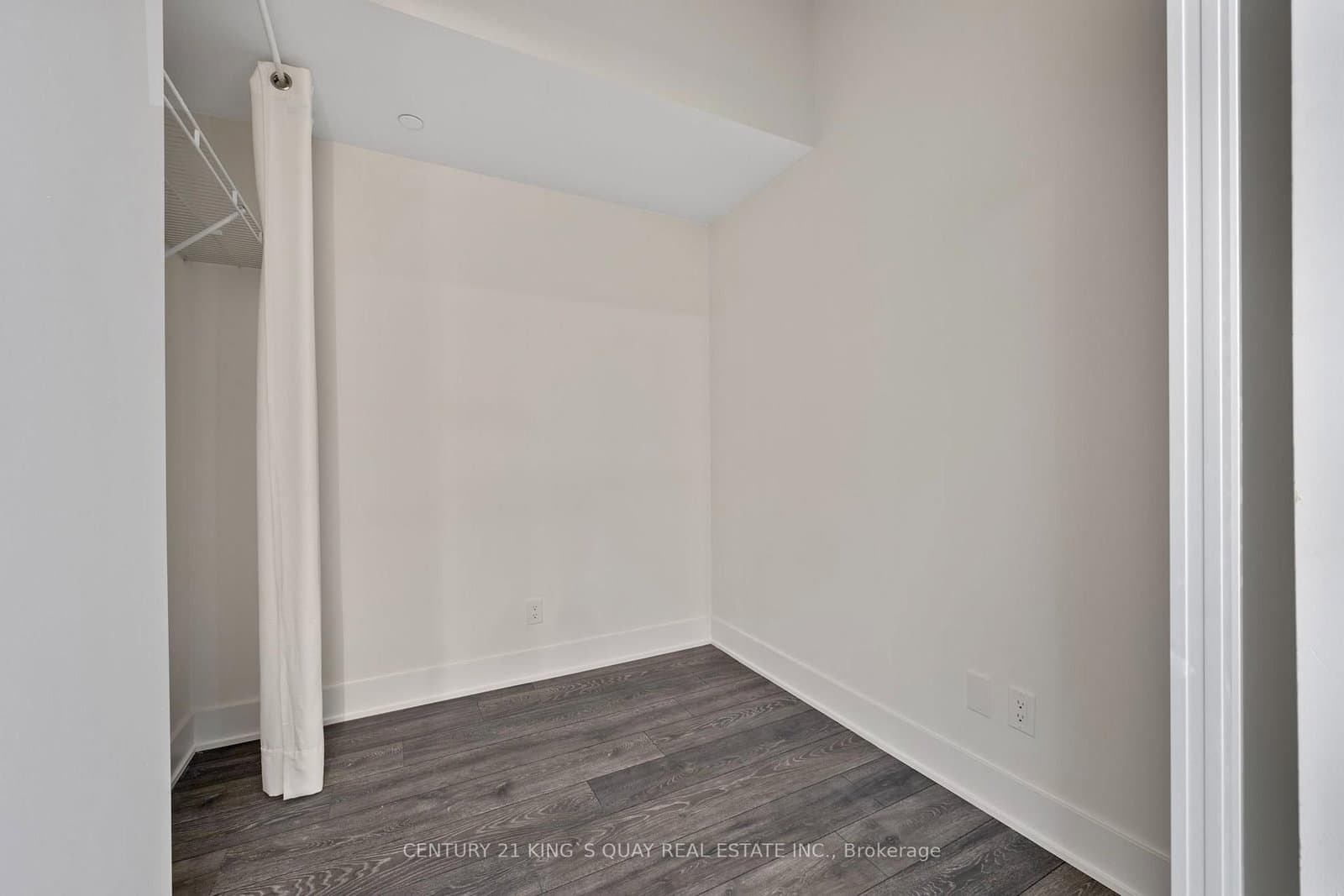 188 Fairview Mall Drive, Unit 822 thumbnail 14