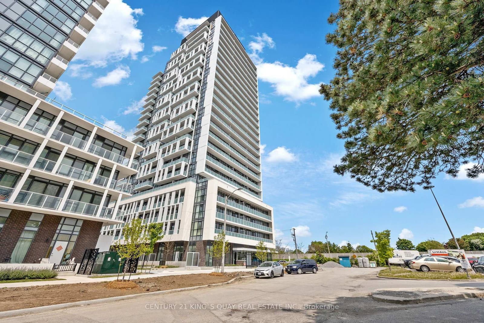 188 Fairview Mall Drive, Unit 822 thumbnail 2