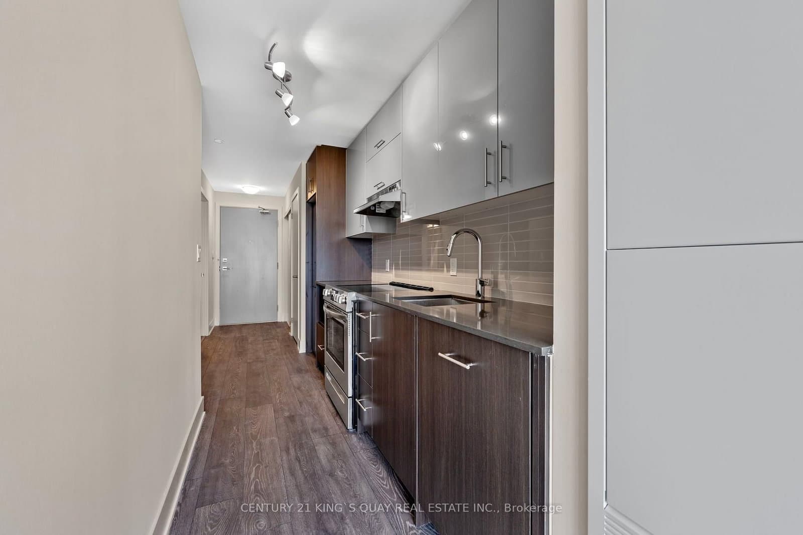188 Fairview Mall Drive, Unit 822 thumbnail 5