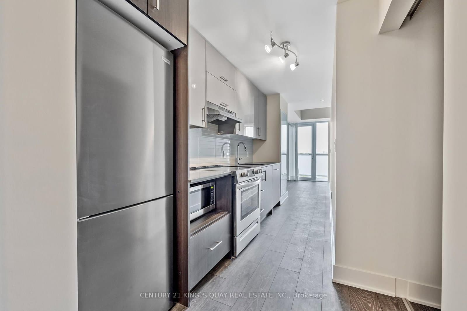 188 Fairview Mall Drive, Unit 822 thumbnail 6