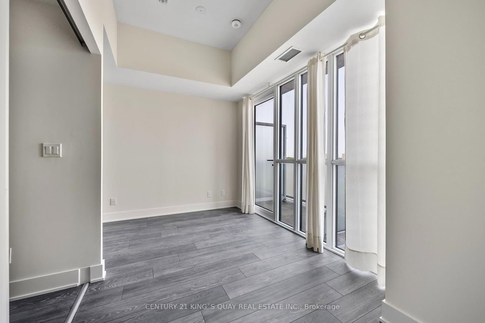188 Fairview Mall Drive, Unit 822 thumbnail 8