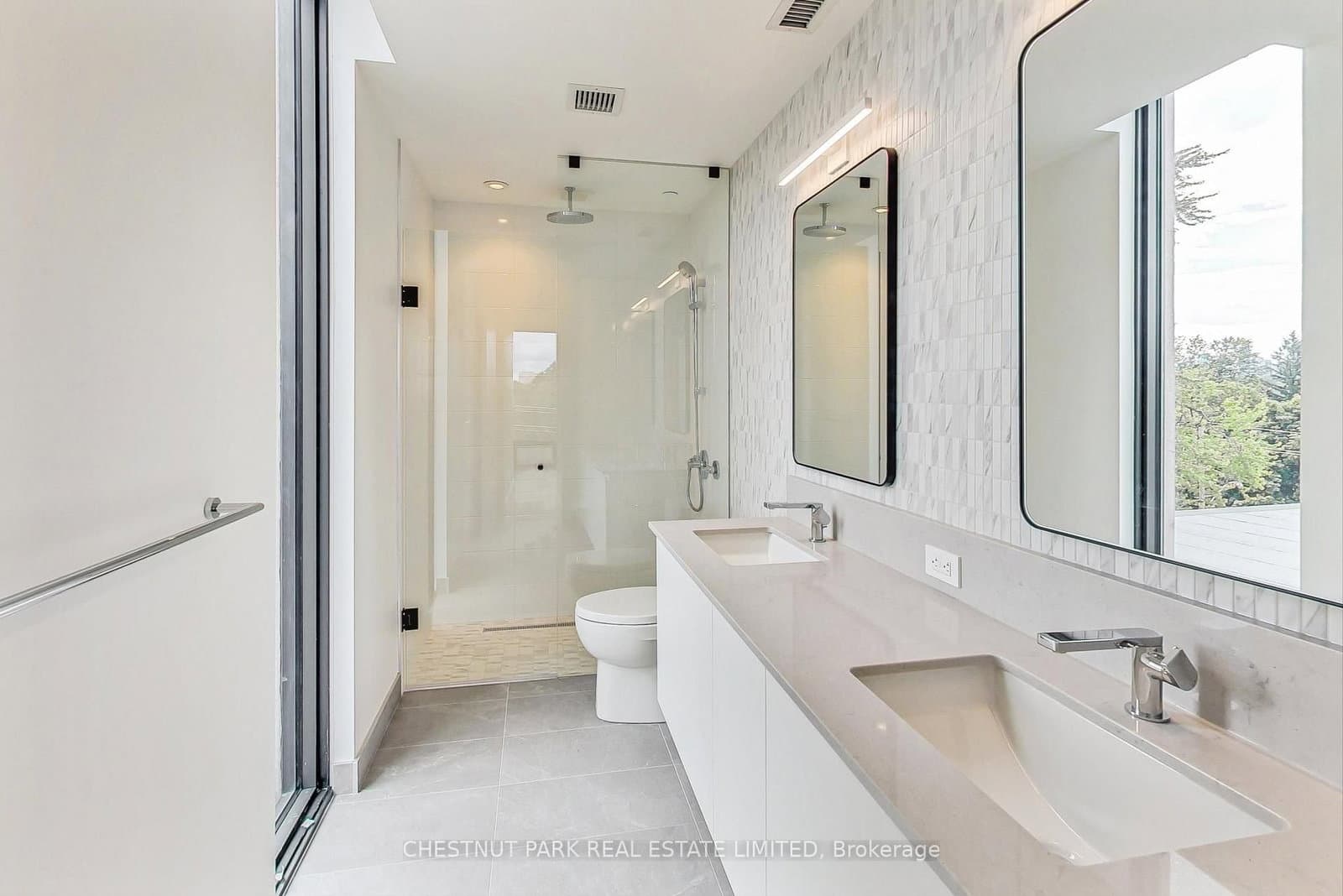 1414 Bayview Avenue, Unit 404 thumbnail 11